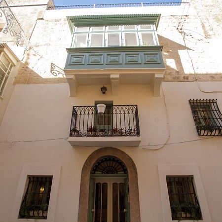 Town House Steeped In History Villa Рабат Екстериор снимка