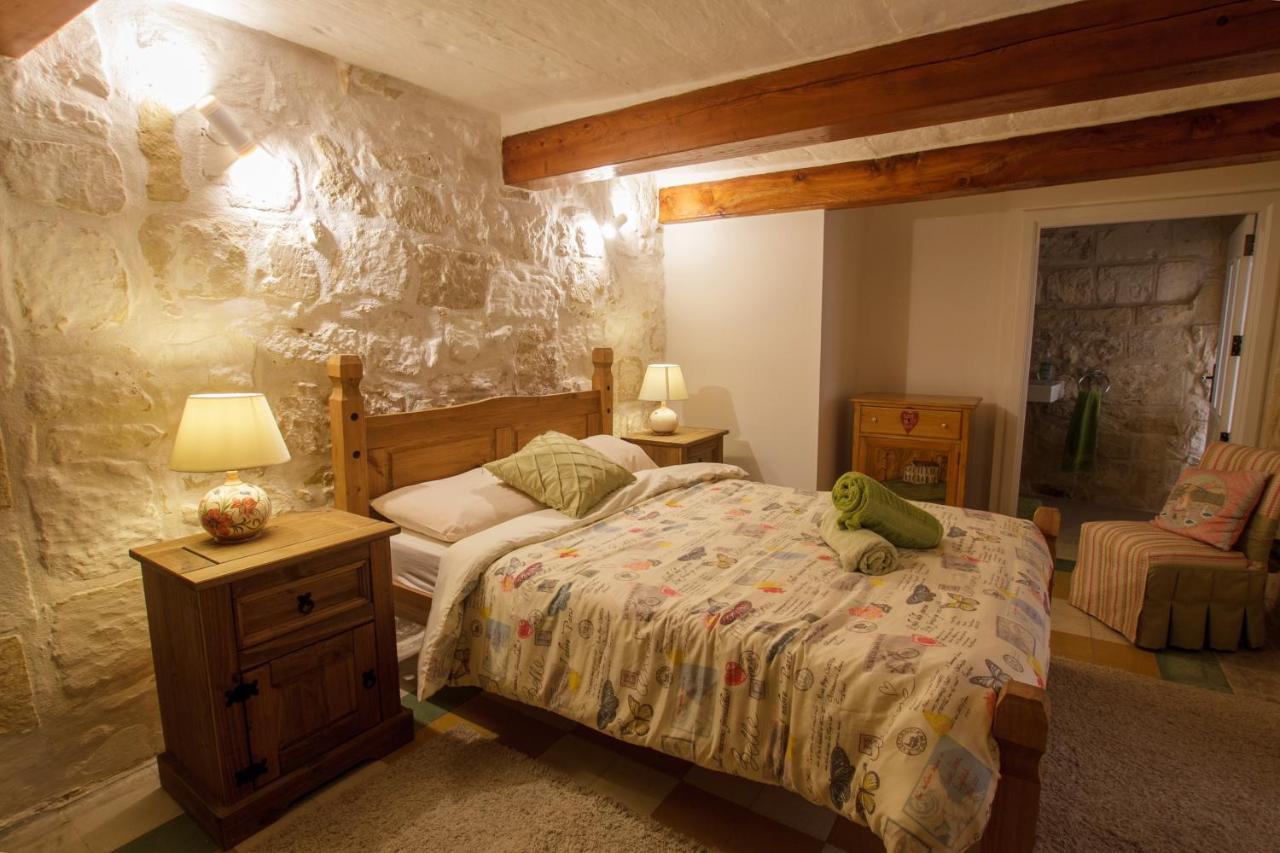Town House Steeped In History Villa Рабат Екстериор снимка