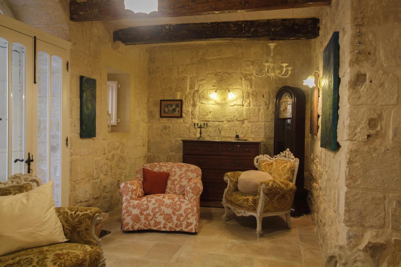 Town House Steeped In History Villa Рабат Екстериор снимка