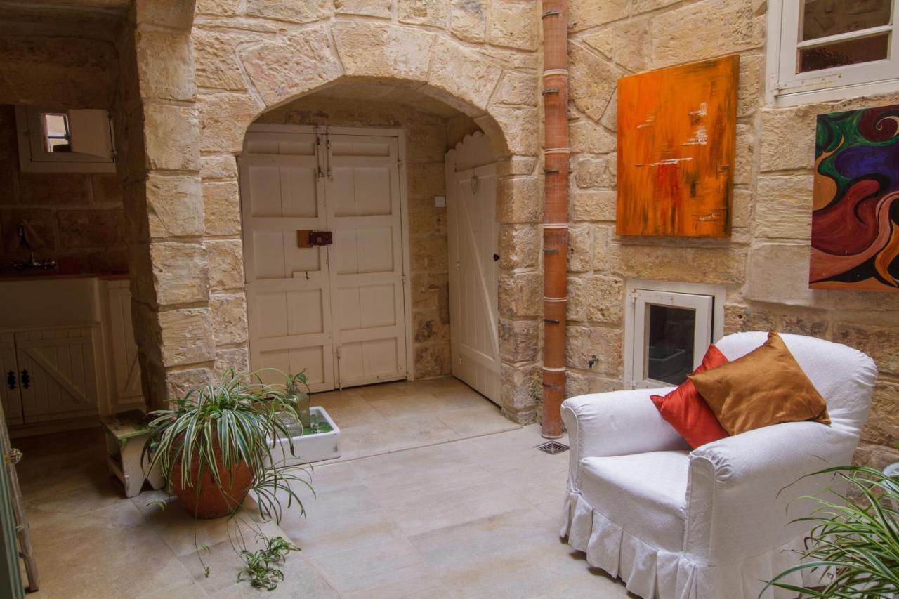 Town House Steeped In History Villa Рабат Екстериор снимка