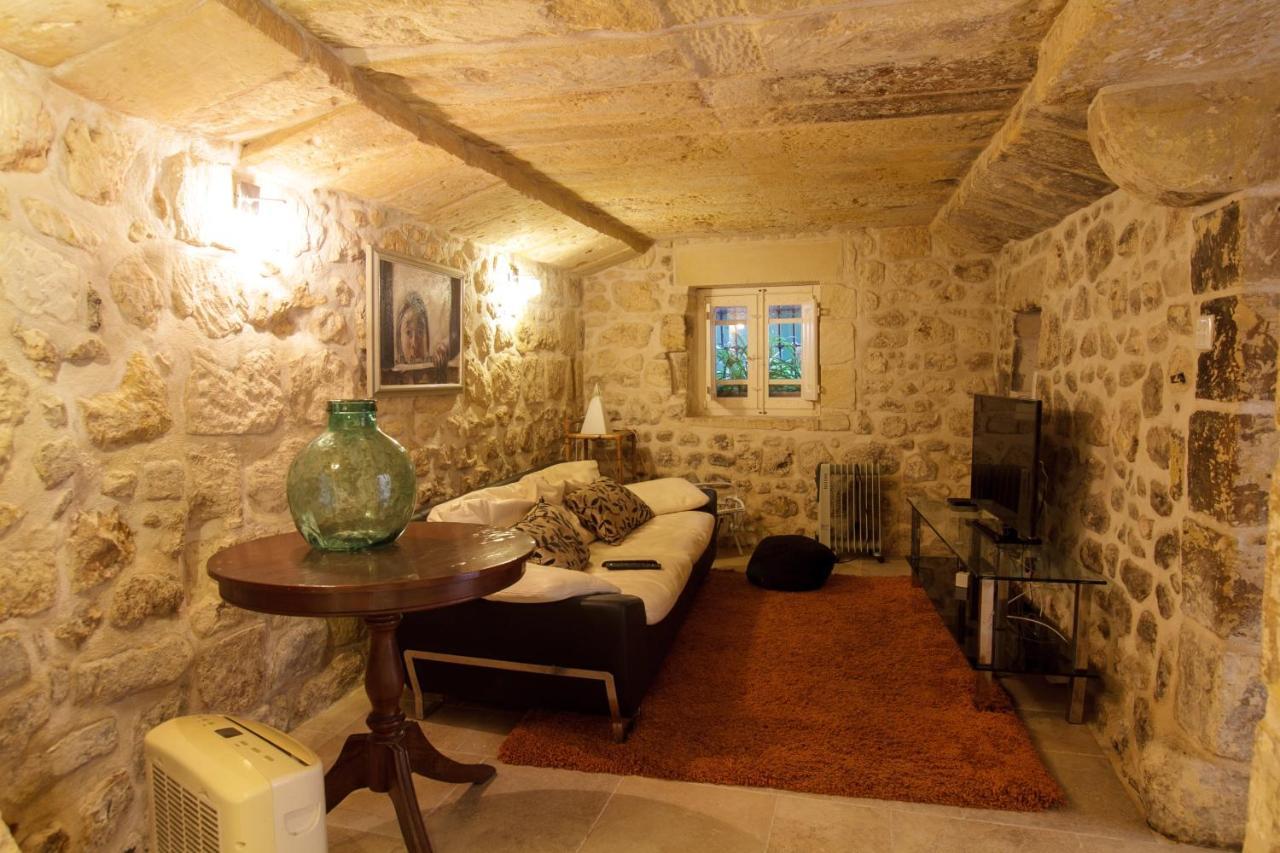 Town House Steeped In History Villa Рабат Екстериор снимка