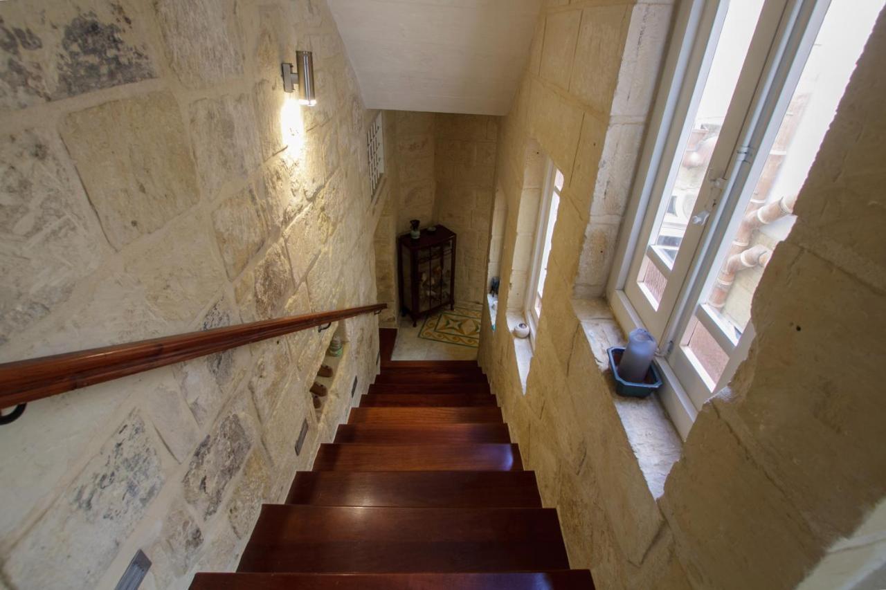 Town House Steeped In History Villa Рабат Екстериор снимка
