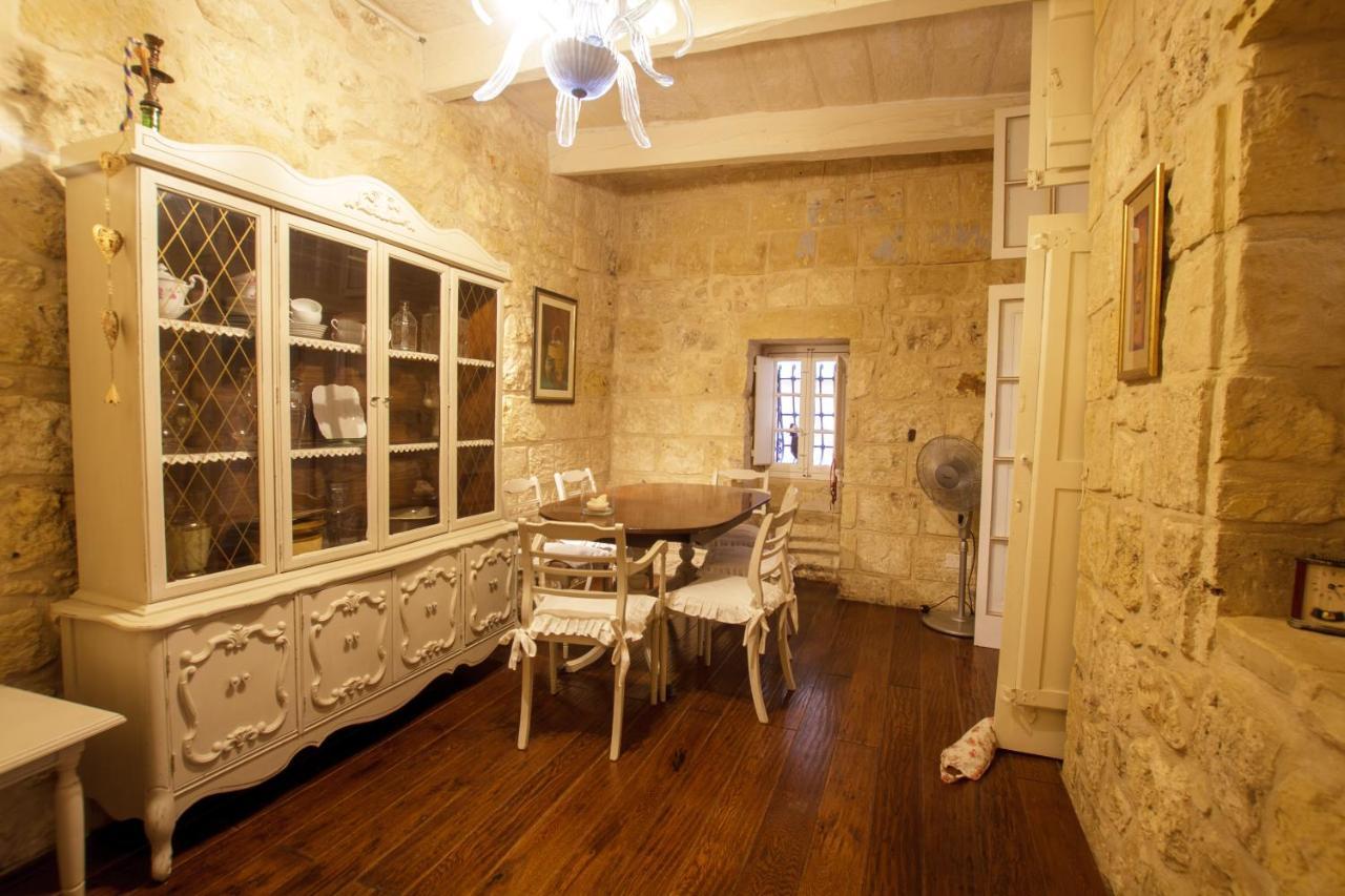 Town House Steeped In History Villa Рабат Екстериор снимка