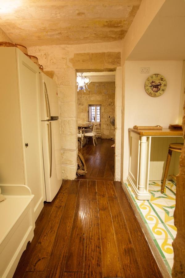 Town House Steeped In History Villa Рабат Екстериор снимка
