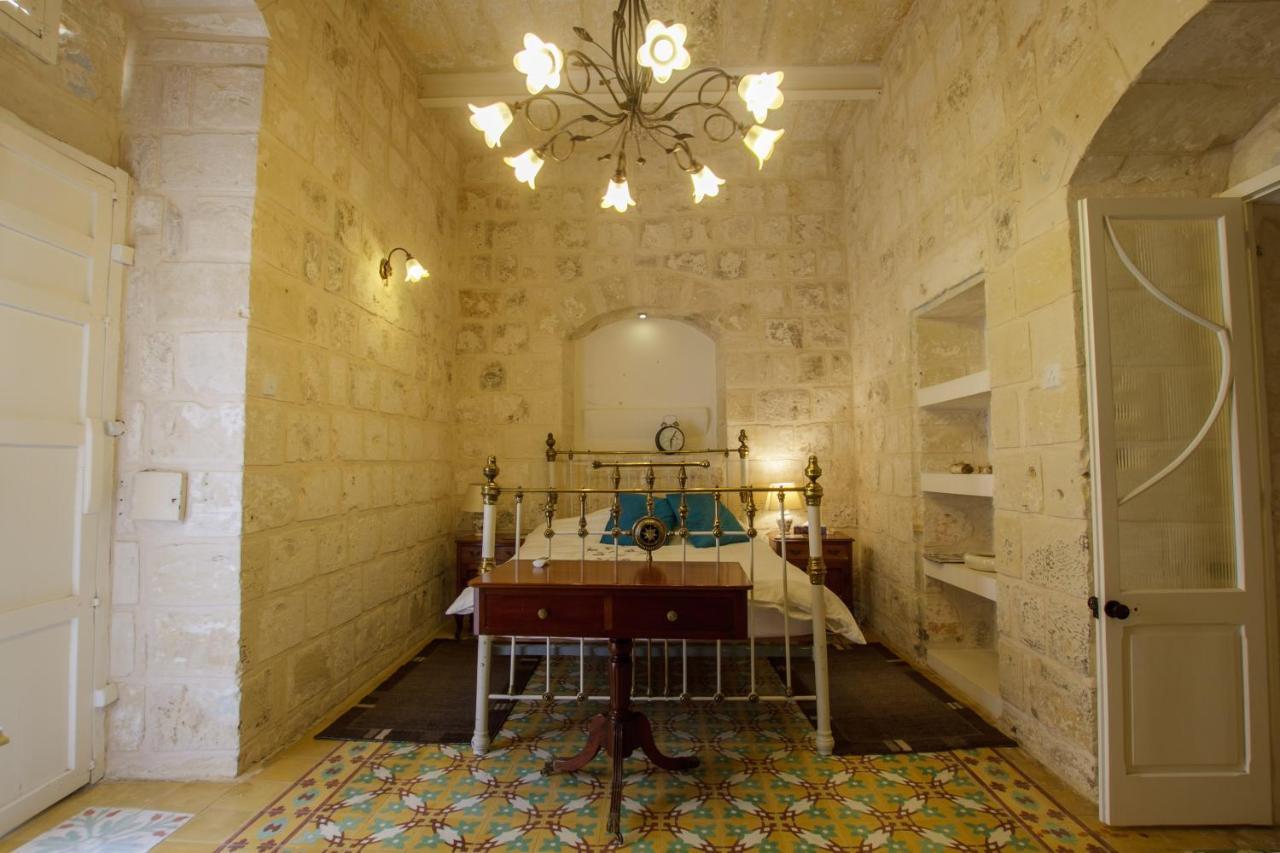 Town House Steeped In History Villa Рабат Екстериор снимка